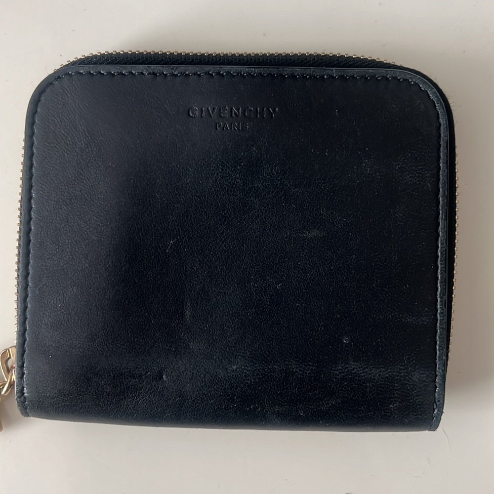 Givenchy Paris Zipped Wallet - Picture 4 of 8